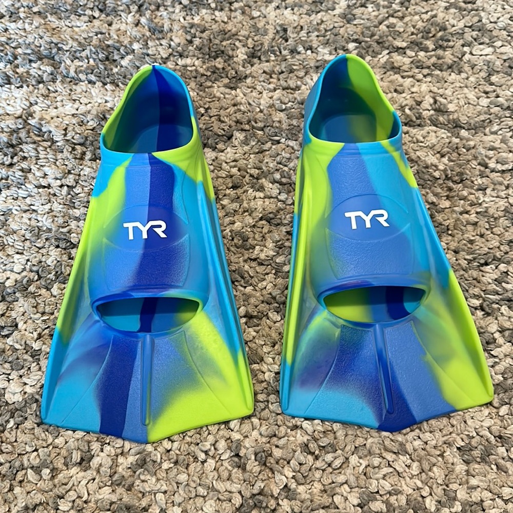 TYR Stryker Silicone Swim Fins Size 4/5 (big kids)